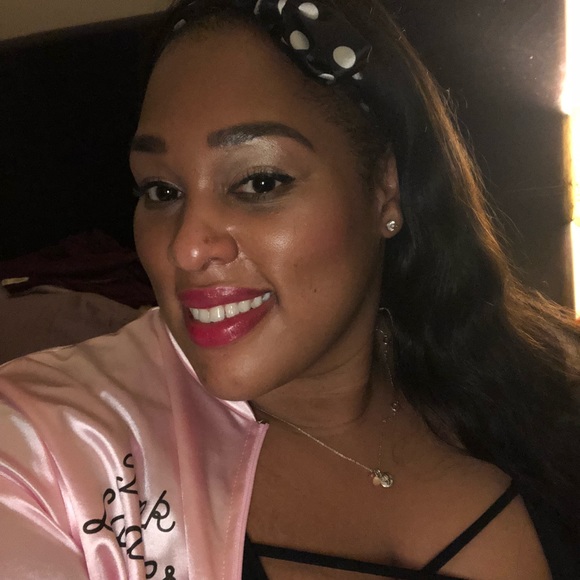 Meet your Posher, Brianna - Picture 3 of 3